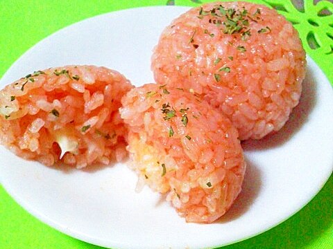 チーズがとろ~り♪ケチャップライスおにぎり